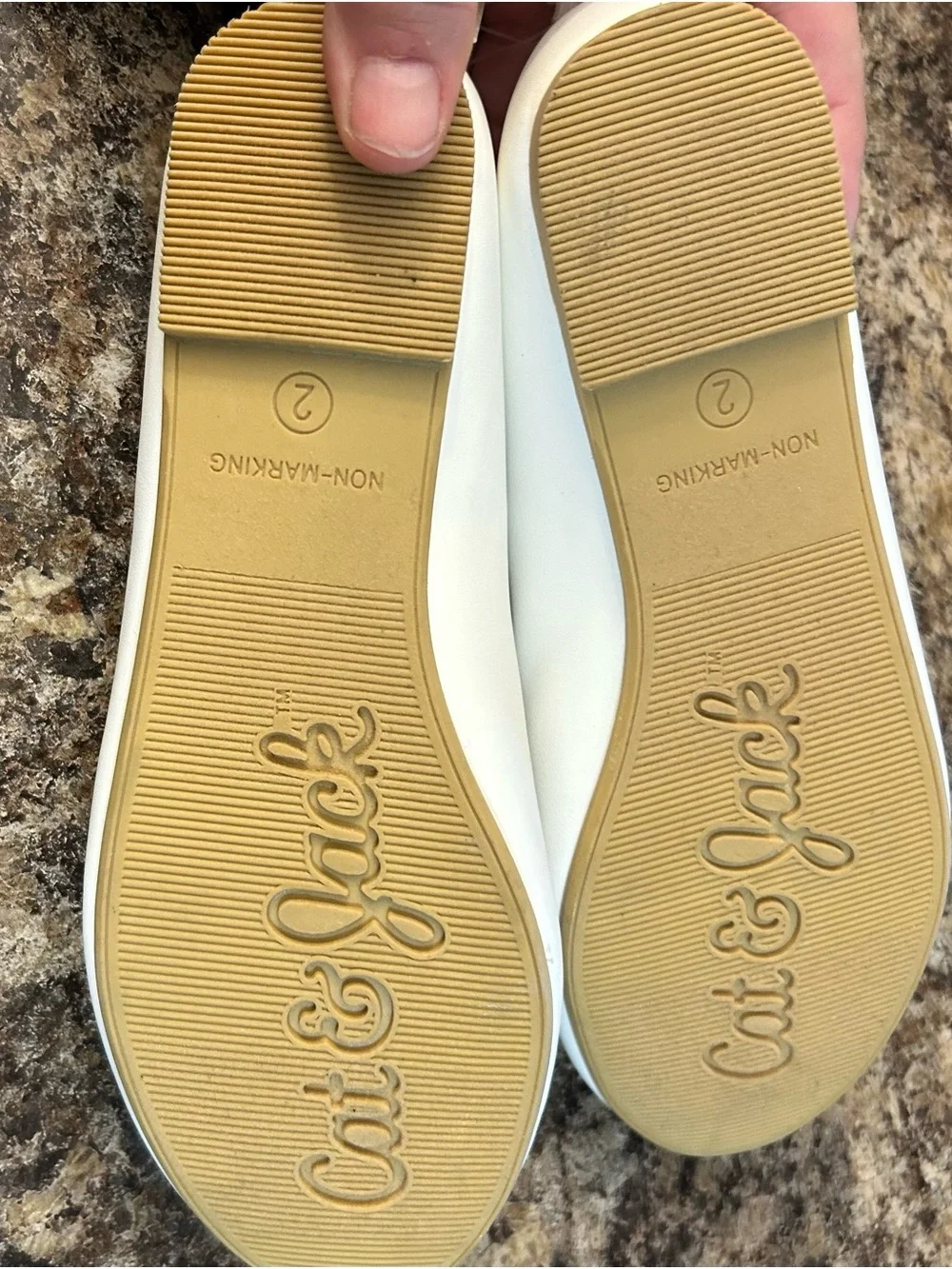 Cat & Jack Girls White Dress Shoes with bow Diana Size 2 FLAWED
